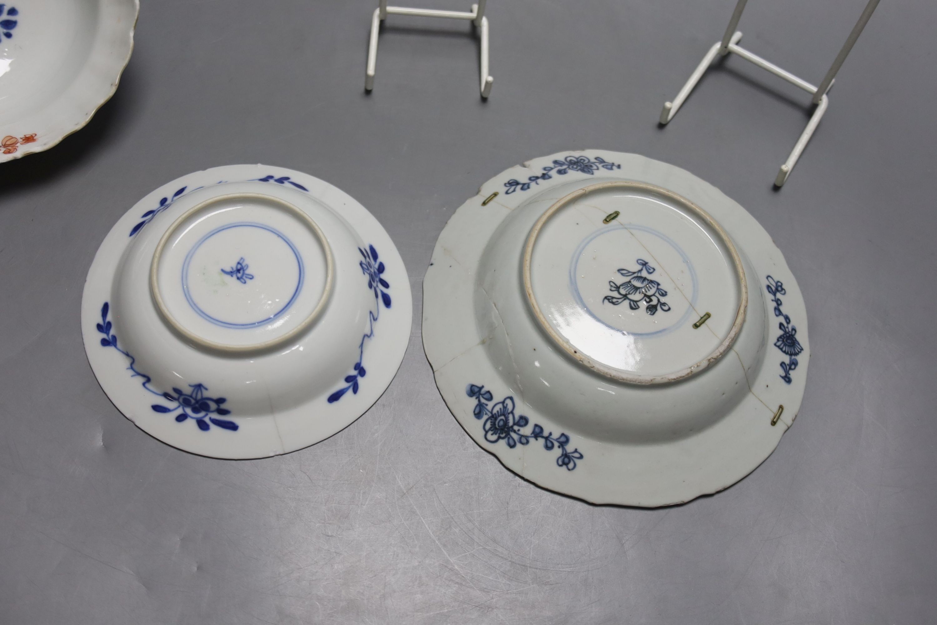 Two 18th century Chinese dishes and a bowl (3) 16.5cm